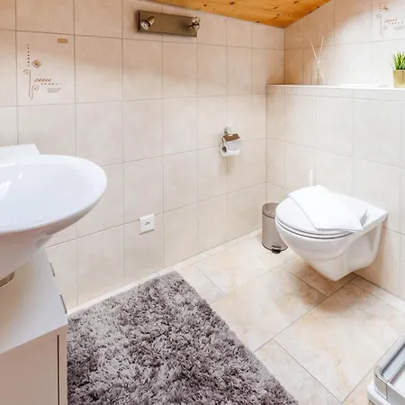 Kinohaus 3 *